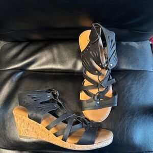 Black Strappy Wedge Sandals from vintage 93